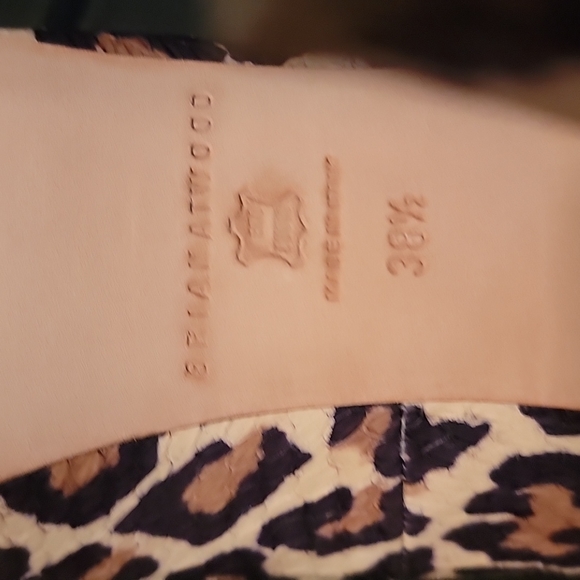 INC BRIAN ATWOOD snakeskin sandals.5in heel, sz 38.5 Like A new - Picture 9 of 11